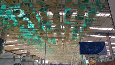 汽车座椅发泡悬挂储存线